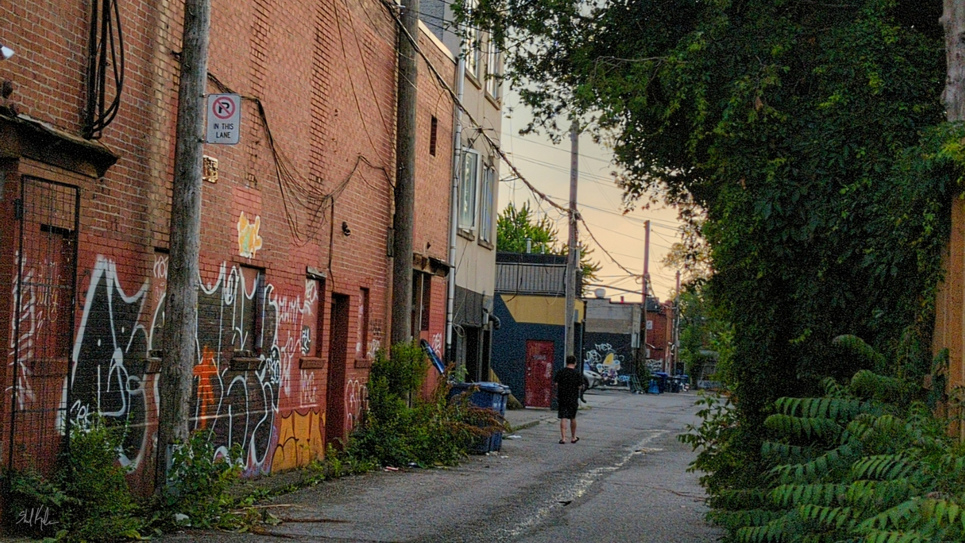 alleyway afternoon